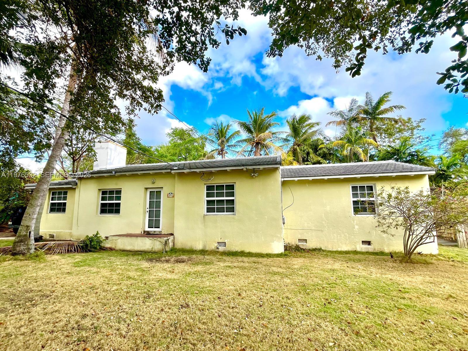 901 NW 10th Ct, Miami FL 33136