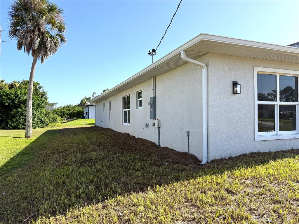 16443 HILLSBOROUGH BOULEVARD, PORT CHARLOTTE, FL — photo 4 of 30