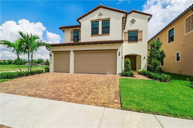 12175 N Baypoint Circle, Parkland FL 33076