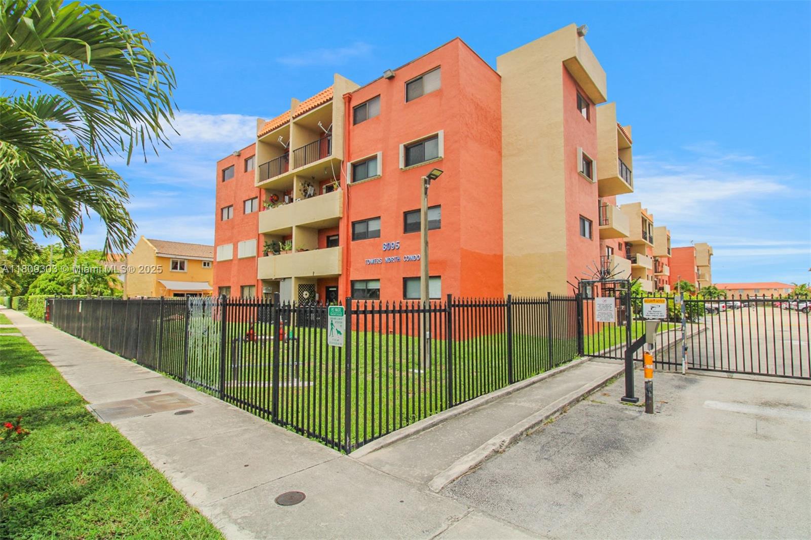 8095 NW 8th St # 209, Miami FL 33126