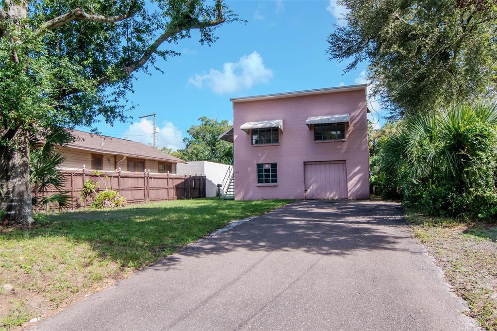 215 W VIOLET STREET