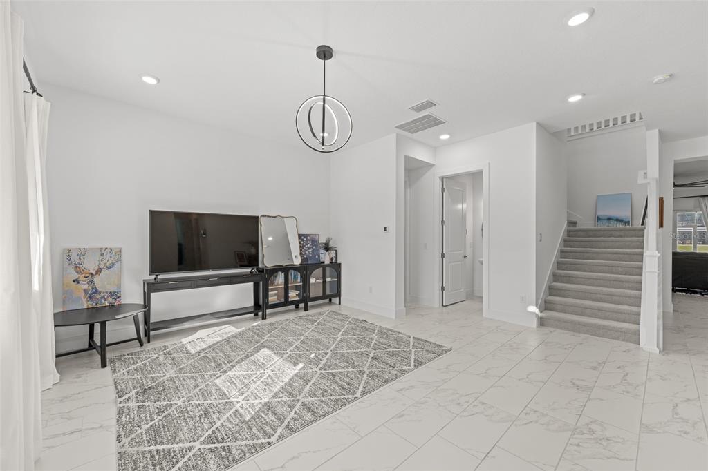 9185 SANDERS TREE LOOP, WESLEY CHAPEL, FL — photo 4 of 30