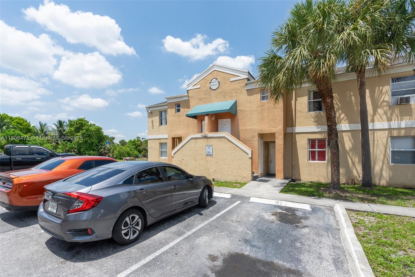 2401 NW 56th Ave # 202, Lauderhill FL 33313