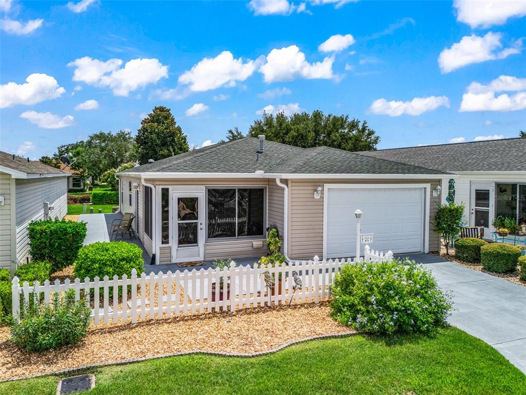 973 YORK TERRACE, THE VILLAGES, FL — photo 4 of 30