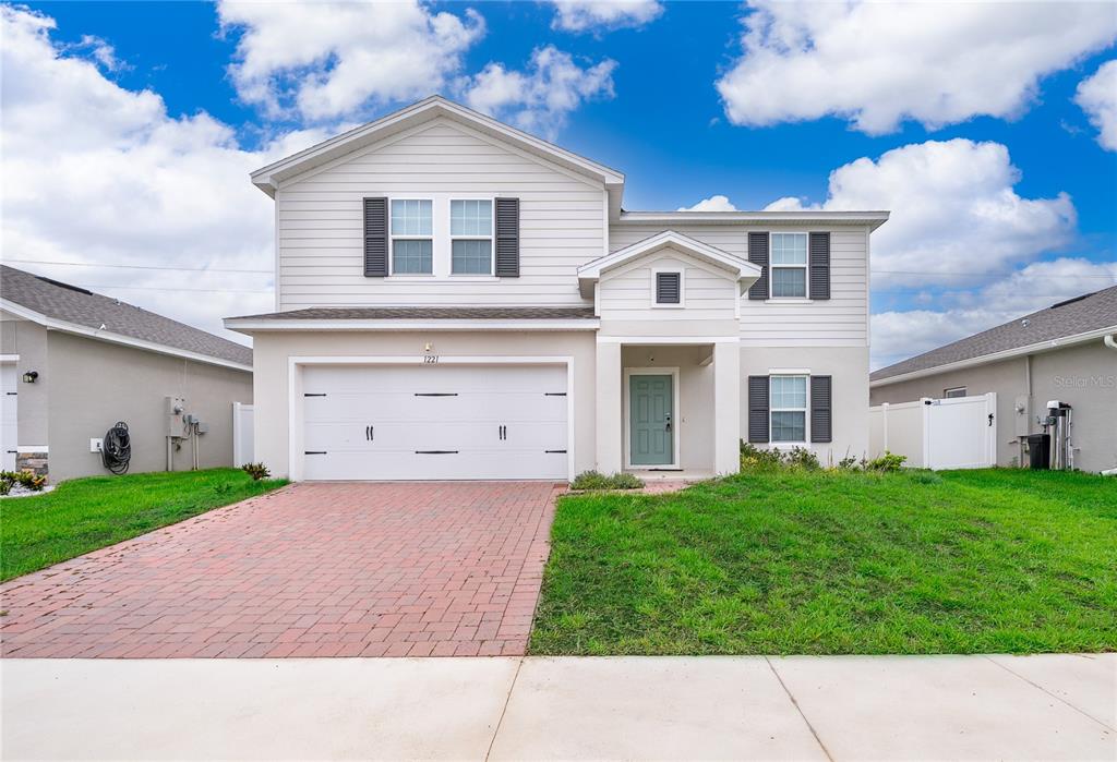 1221 LEXINGTON LANE