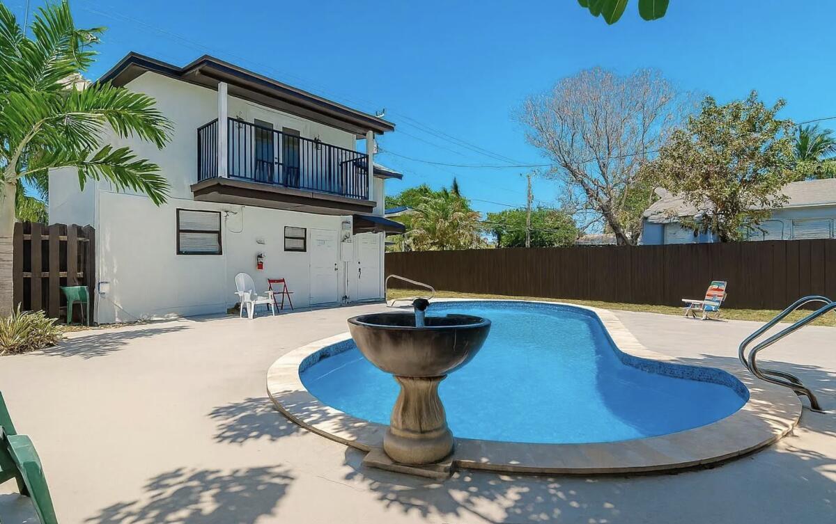 2447 Roosevelt Street # 4, Hollywood FL 33020