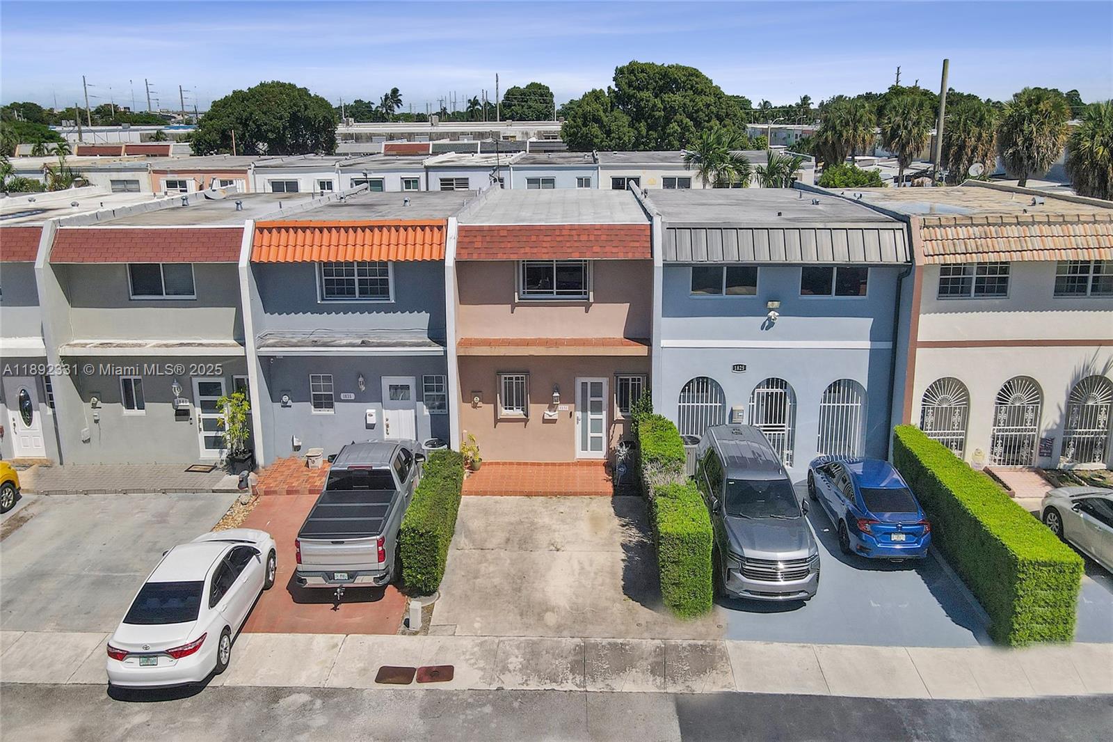 1831 W 72nd Pl, Hialeah FL 33014