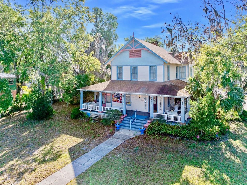 228 W HOWRY AVENUE