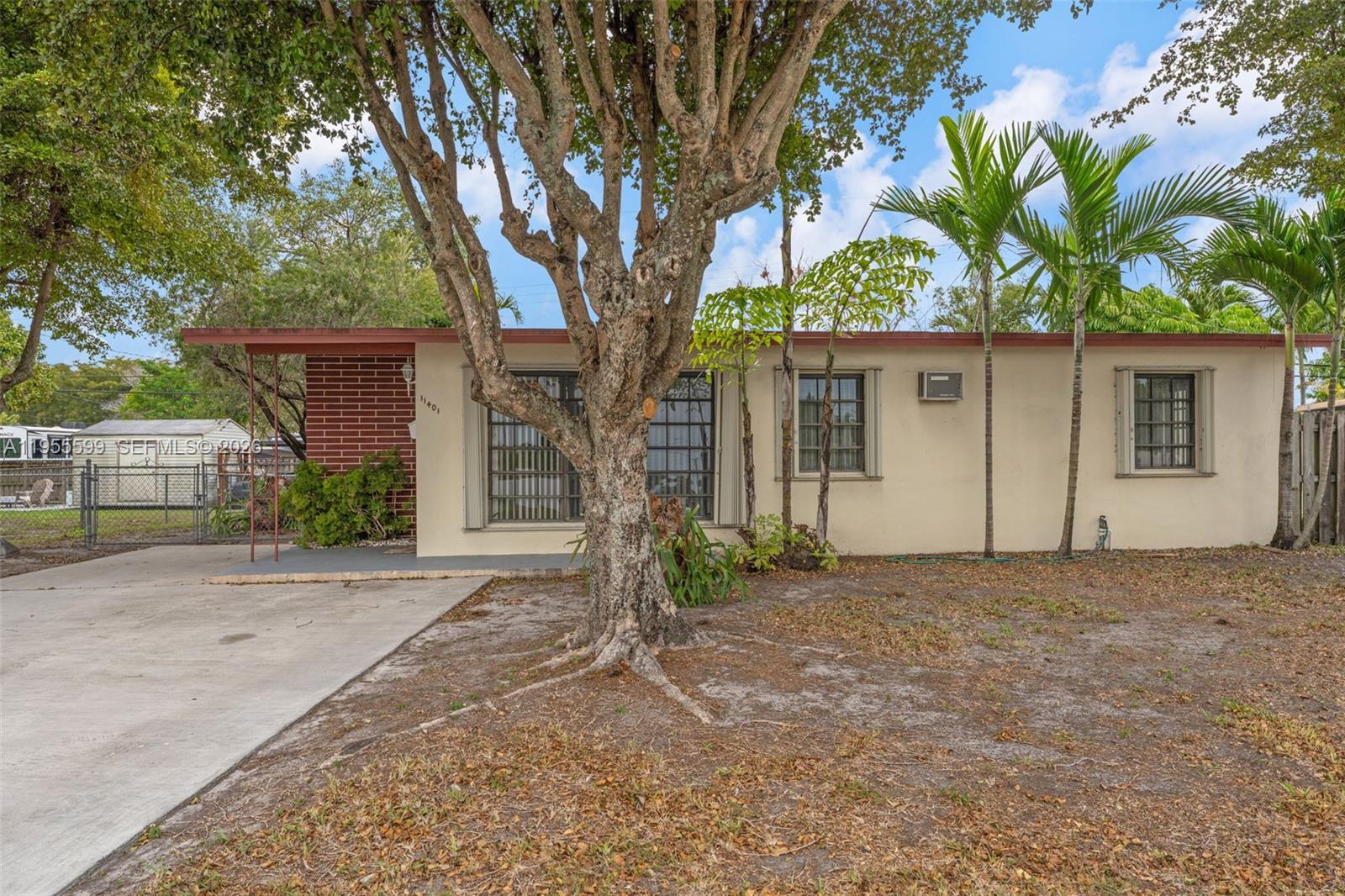 11401 SW 57th St, Miami FL 33173