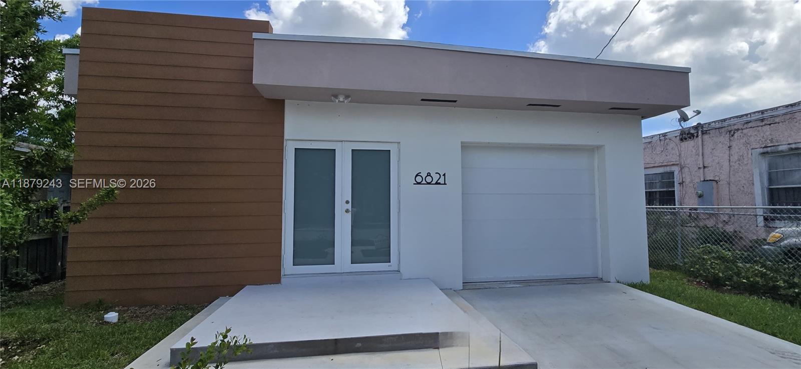 6821 NW 6th Ct, Miami FL 33150