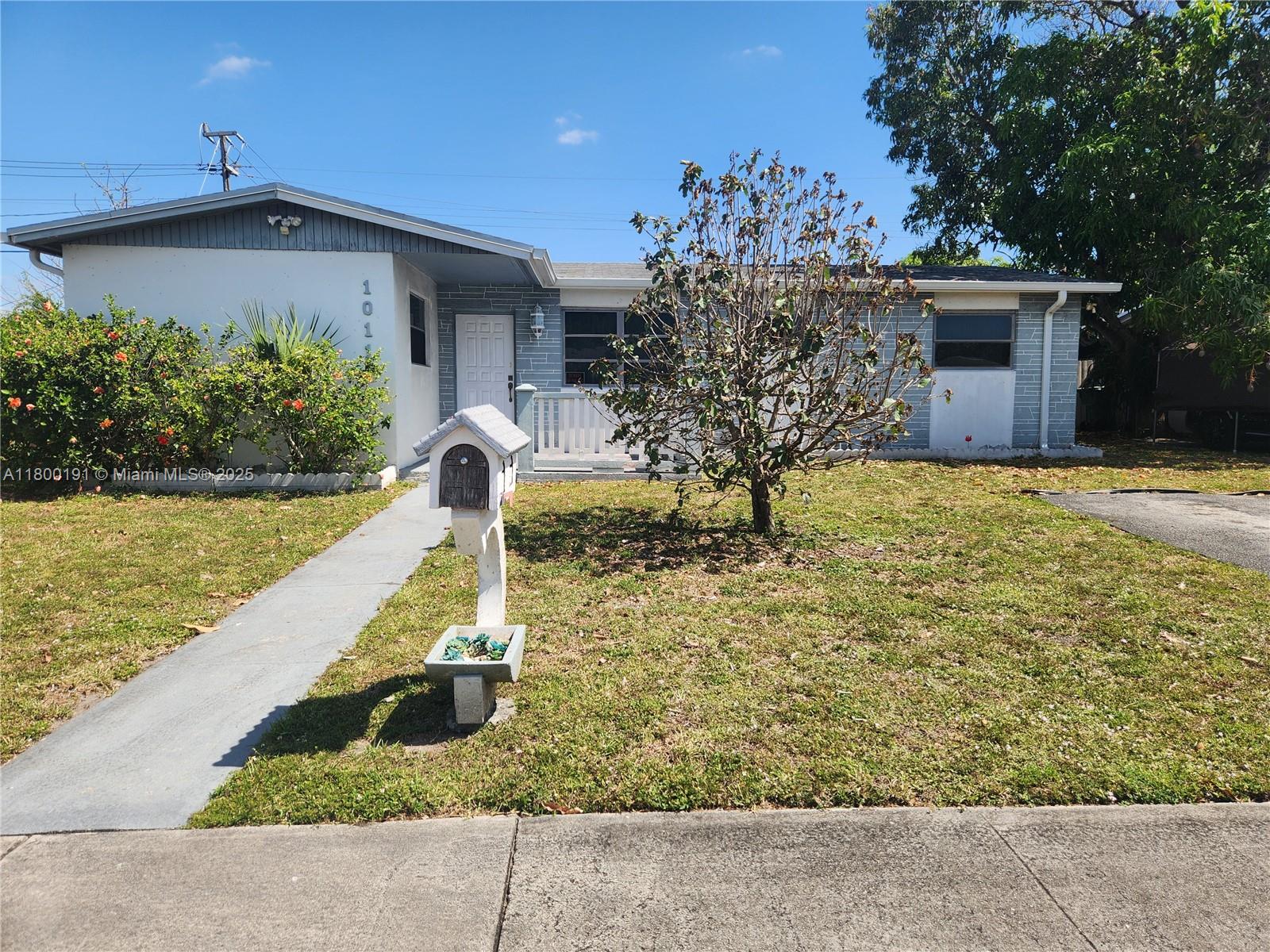 1011 NE 196th St, Miami FL 33179