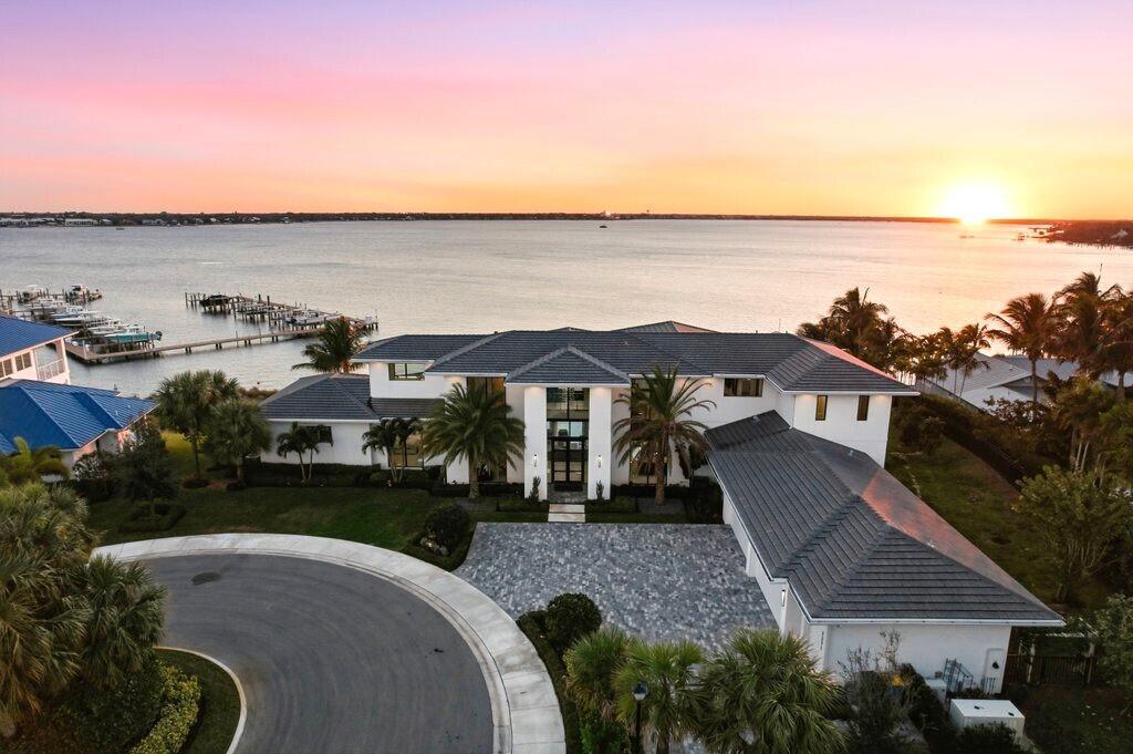 1271 NE Langford Lane, Jensen Beach FL 34957