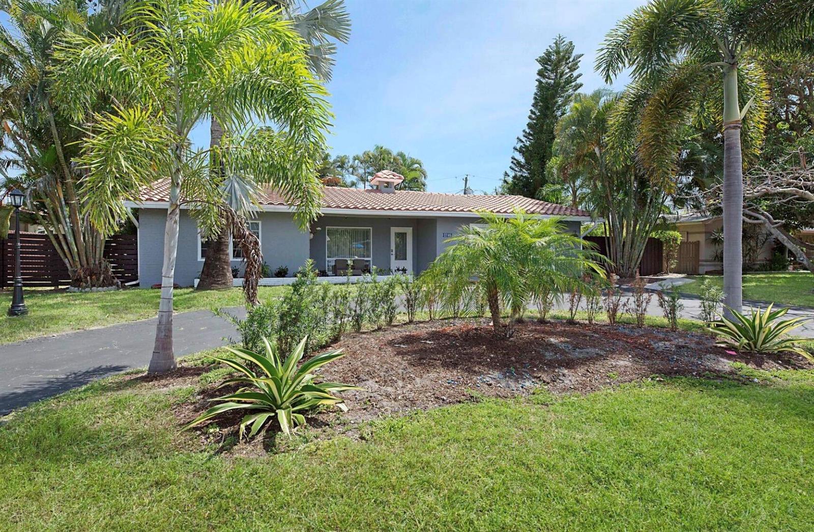 2740 SE 1st Court, Pompano Beach FL 33062