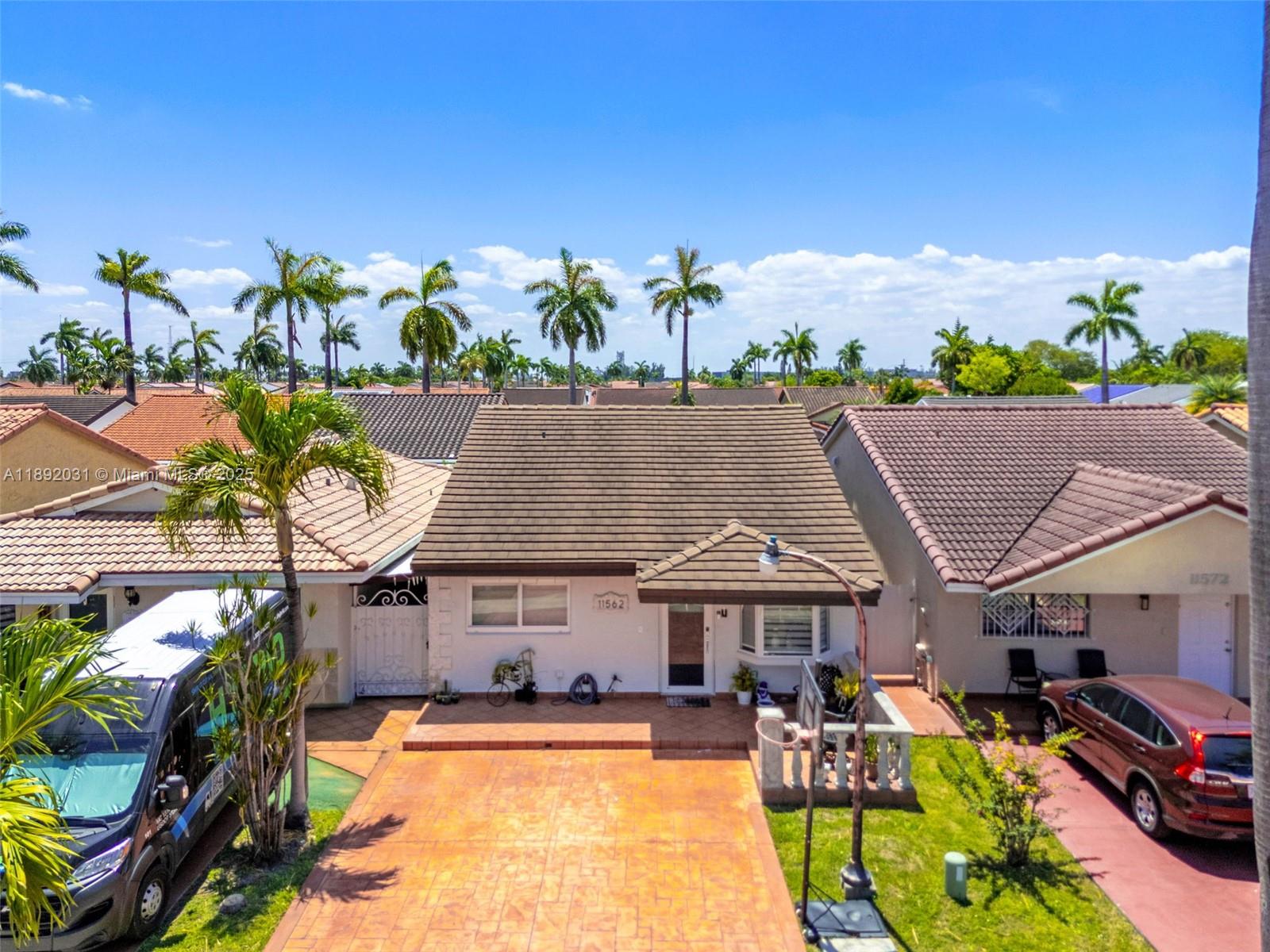 11562 NW 87th Pl, Hialeah Gardens FL 33018