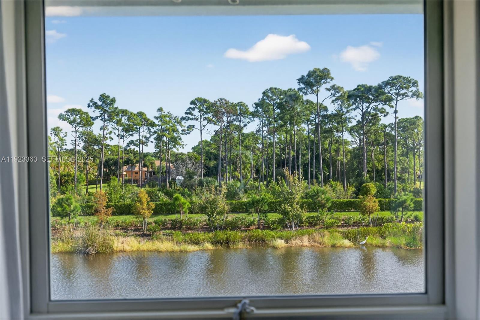 5746 SE Edgewater Cir, Stuart FL 34997