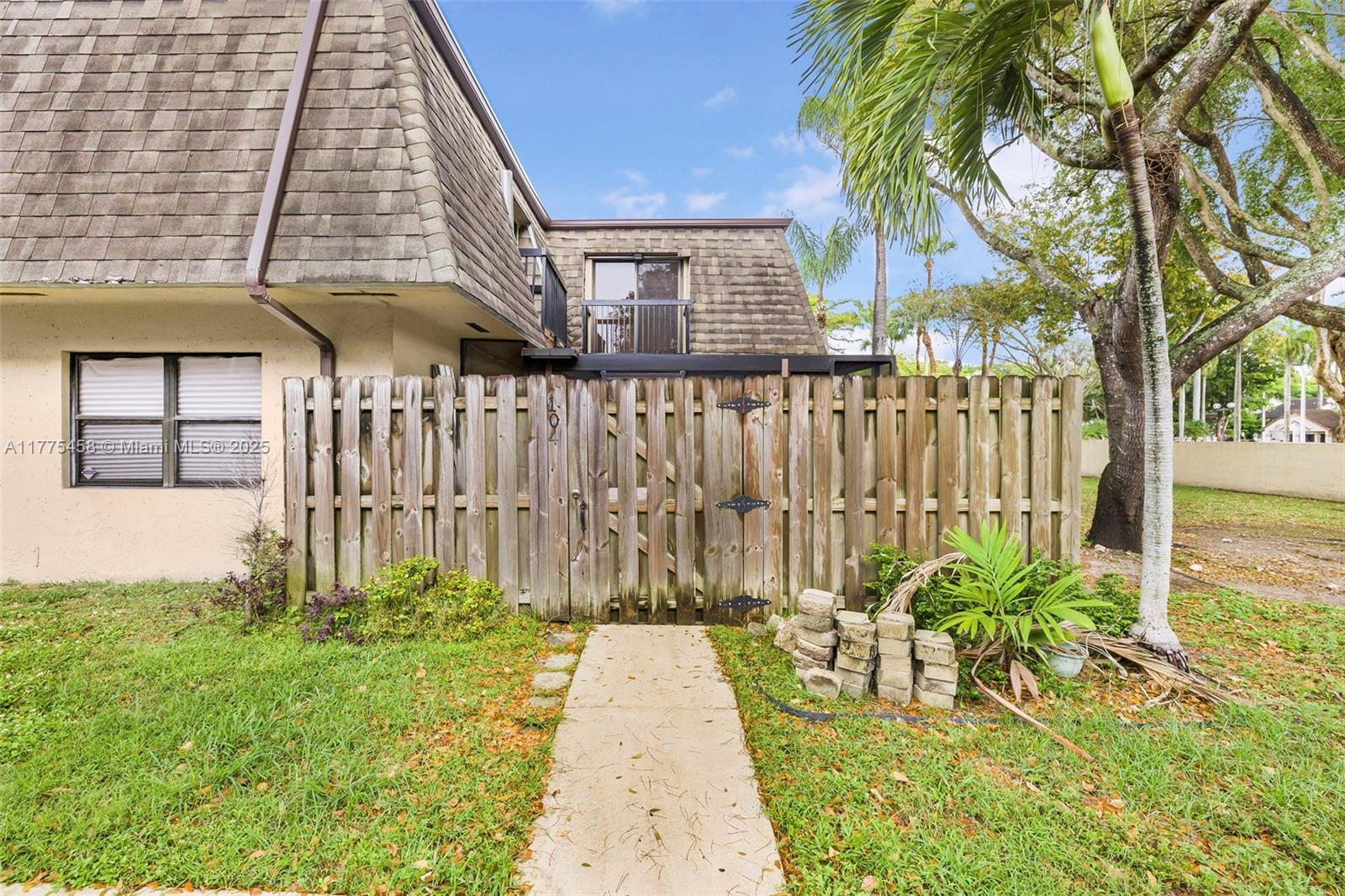14285 SW 94th Cir Ln # 25, Miami FL 33186