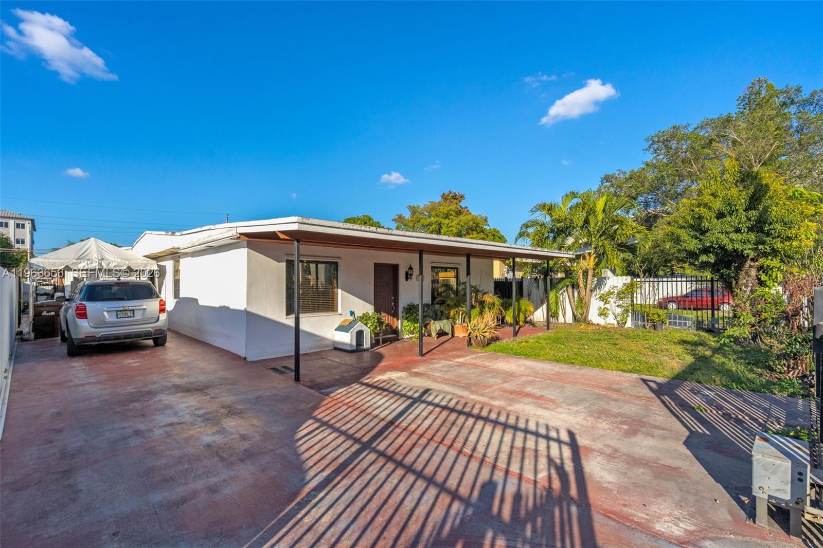 533 E 23rd St, Hialeah FL 33013, HIALEAH, FL — photo 3 of 30