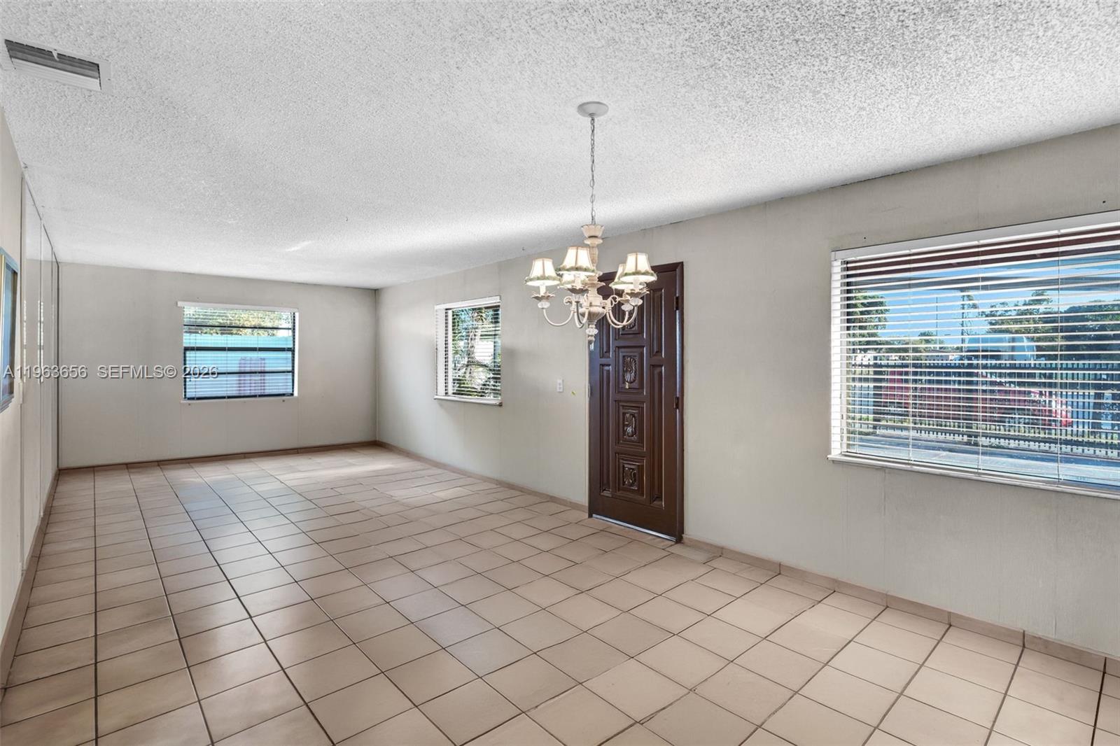 533 E 23rd St, Hialeah FL 33013, HIALEAH, FL — photo 4 of 30