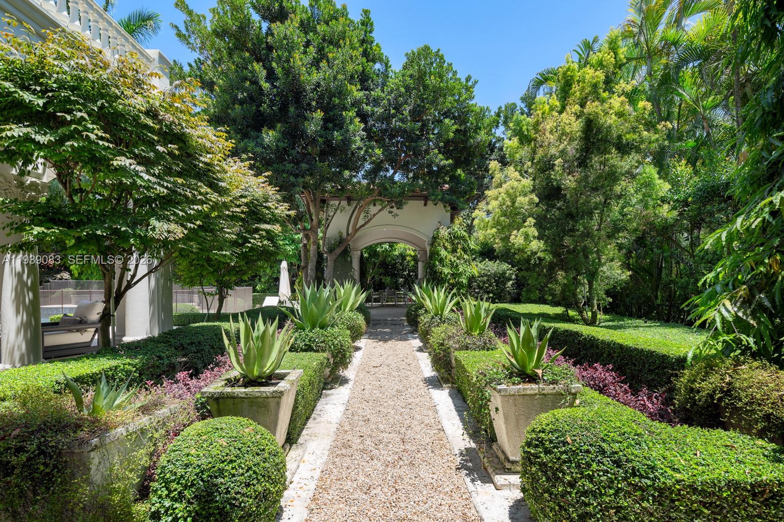 7275 Old Cutler Rd, Coral Gables FL 33143