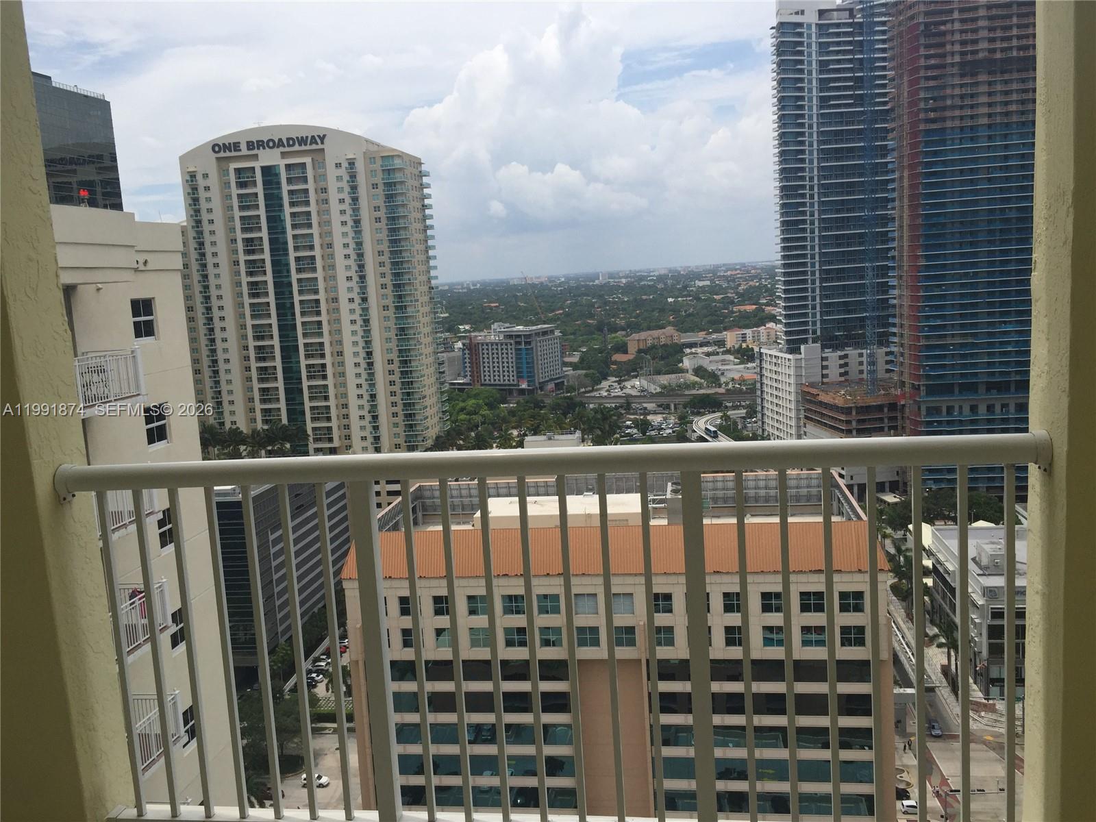 170 SE 14th St # 3005, Miami FL 33131