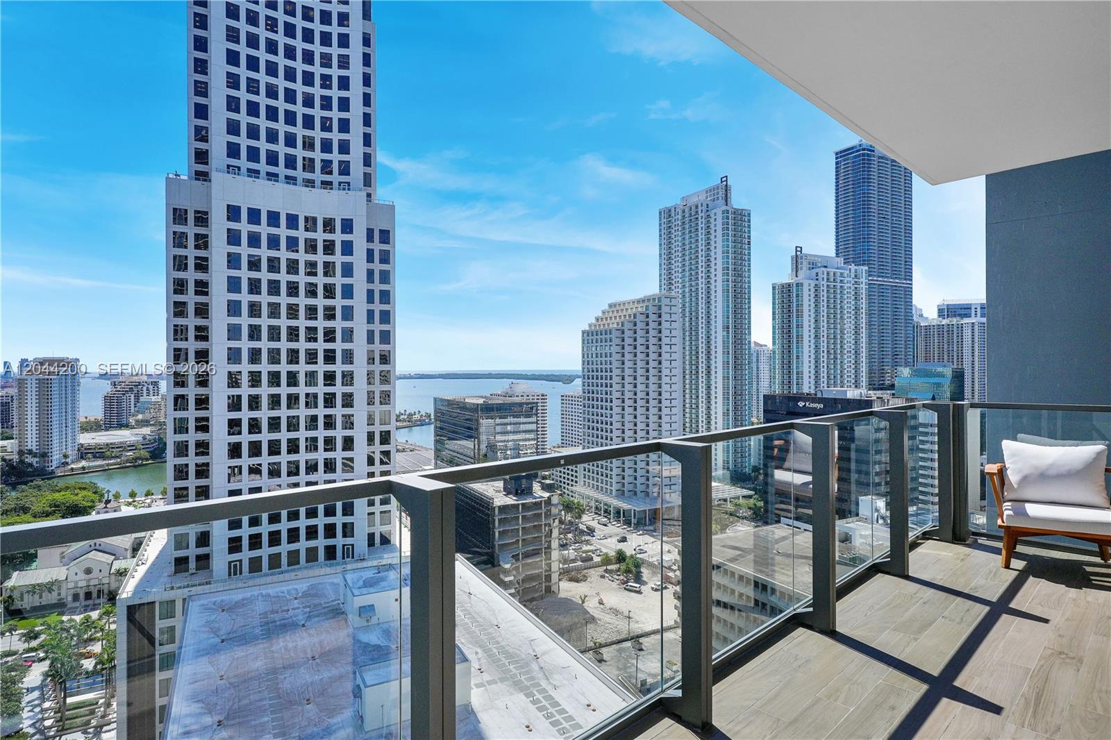 68 SE 6th St # 2005, Miami FL 33131