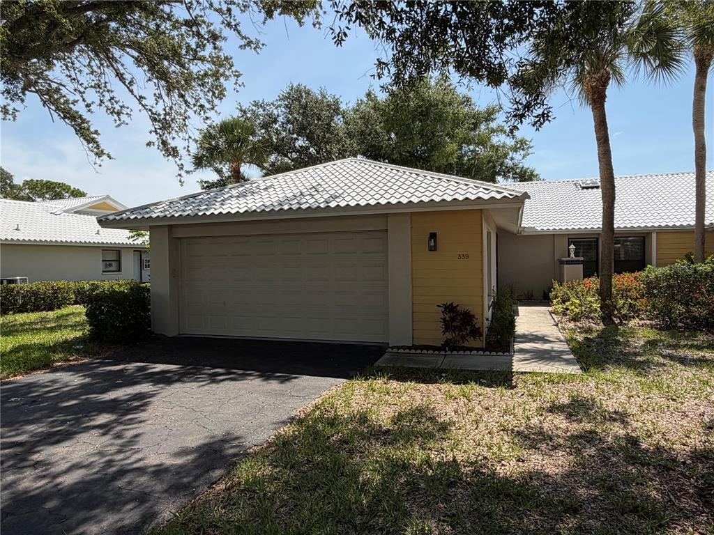 339 PEMBROKE LANE S UNIT 228