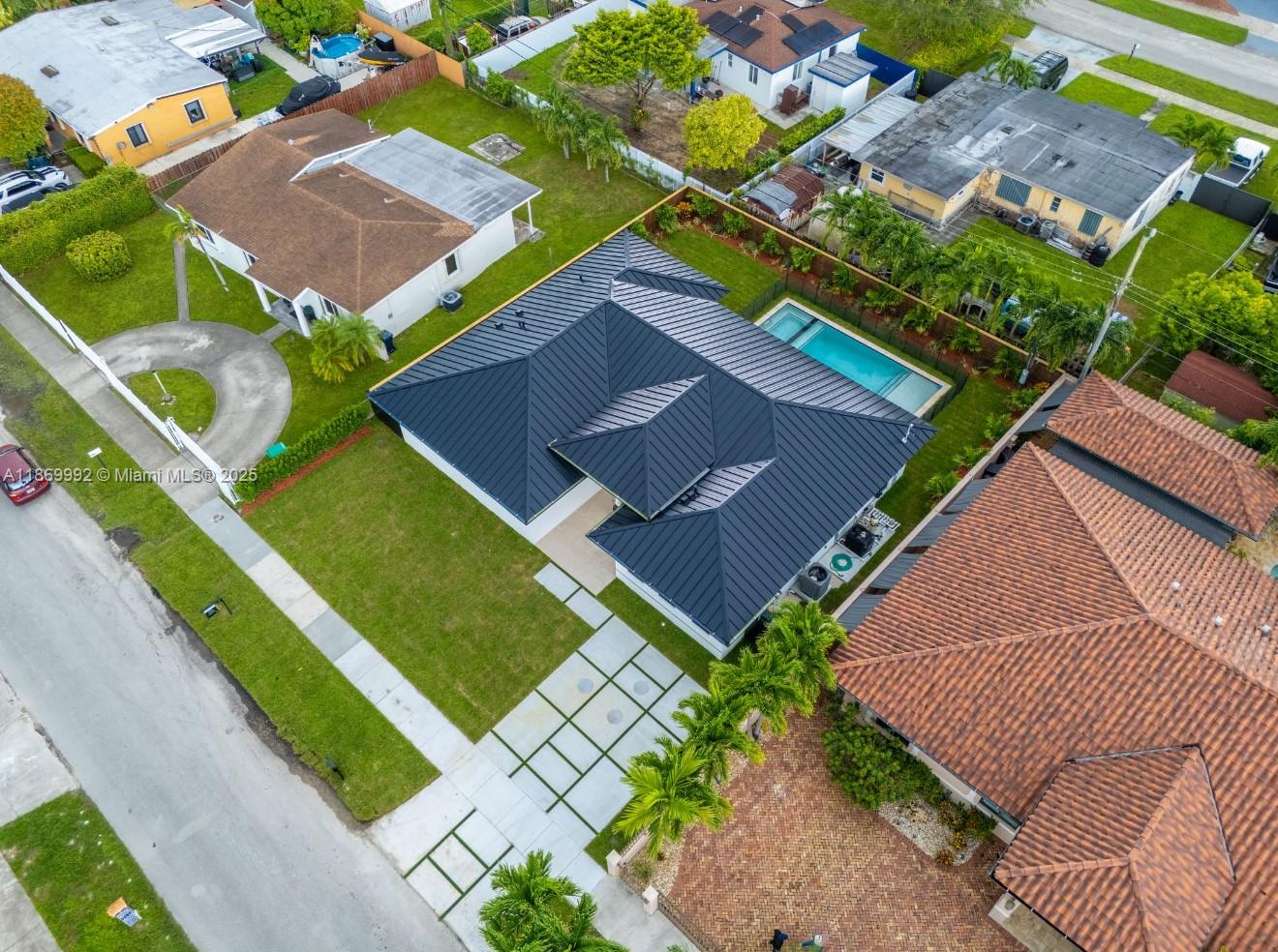9235 SW 42nd St, Miami FL 33165