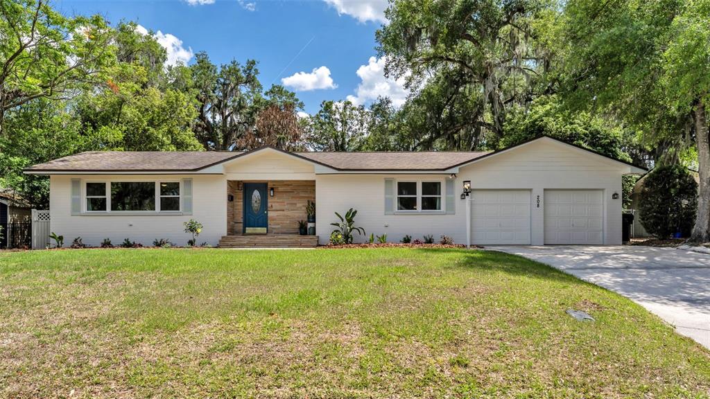 208 PRADO PLACE