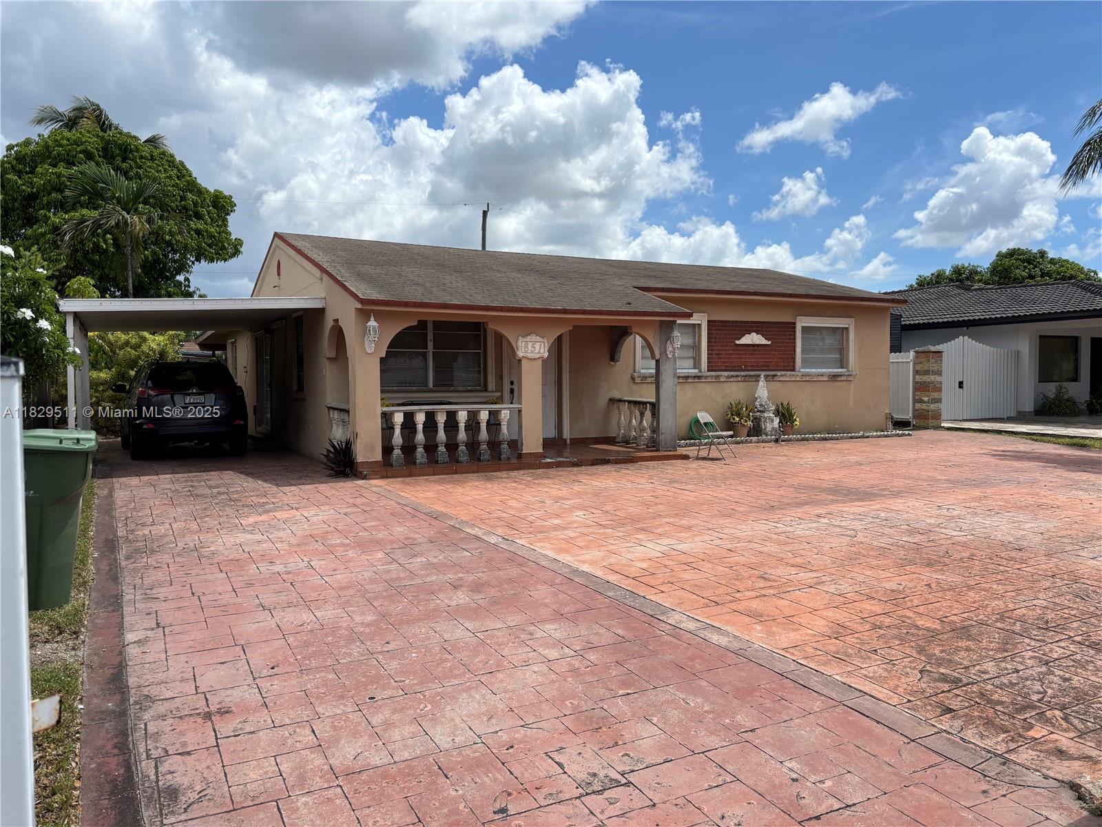 851 W 35th St, Hialeah FL 33012