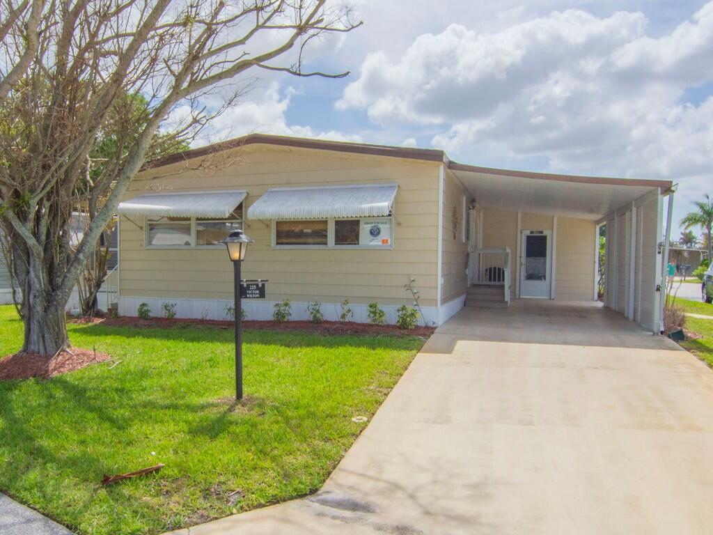 225 NE Forrest Court, Jensen Beach FL 34957