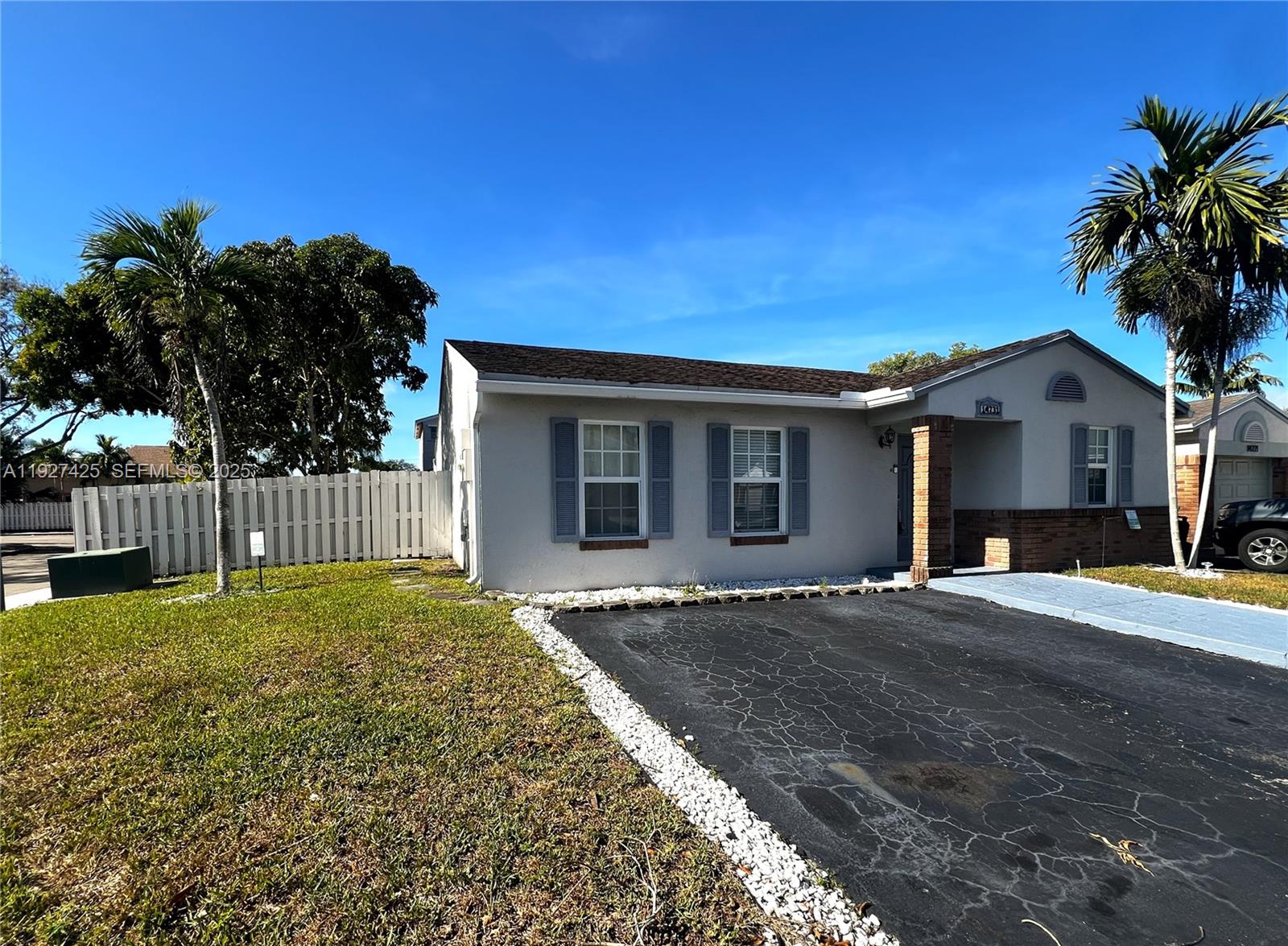 14731 N Beckley Sq, Davie FL 33325