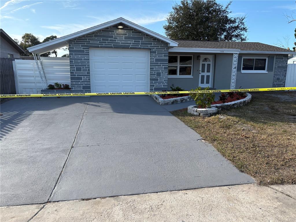 1435 MAYBURY DRIVE