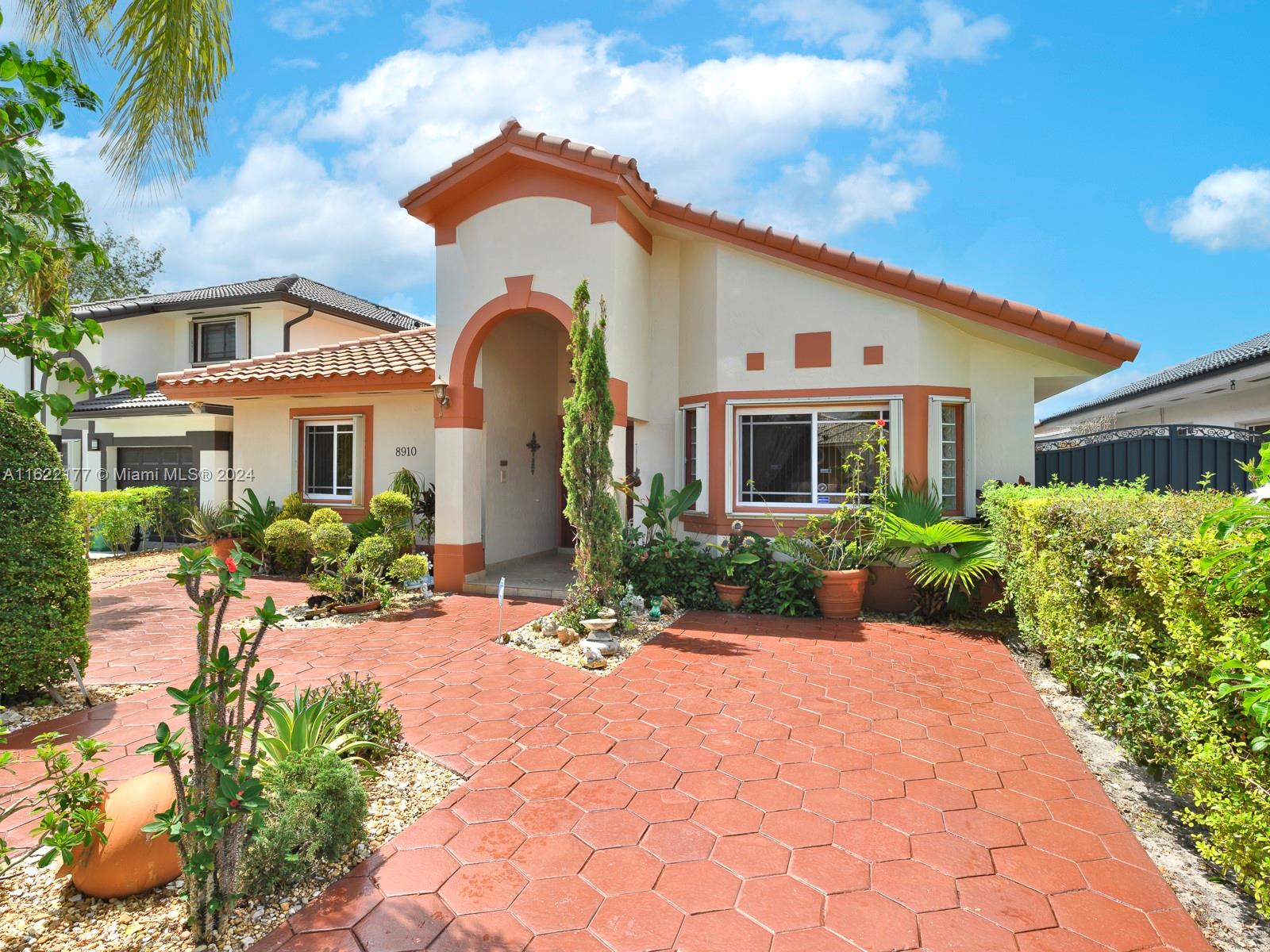 8910 NW 153rd Ter, Miami Lakes FL 33018