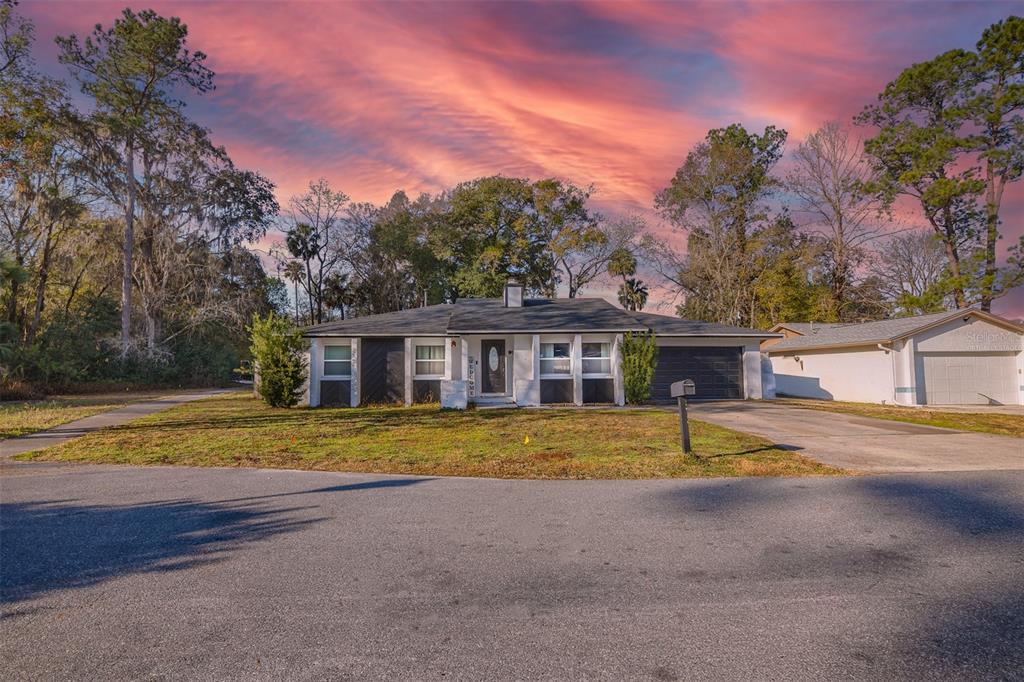 872 FALKIRK DRIVE