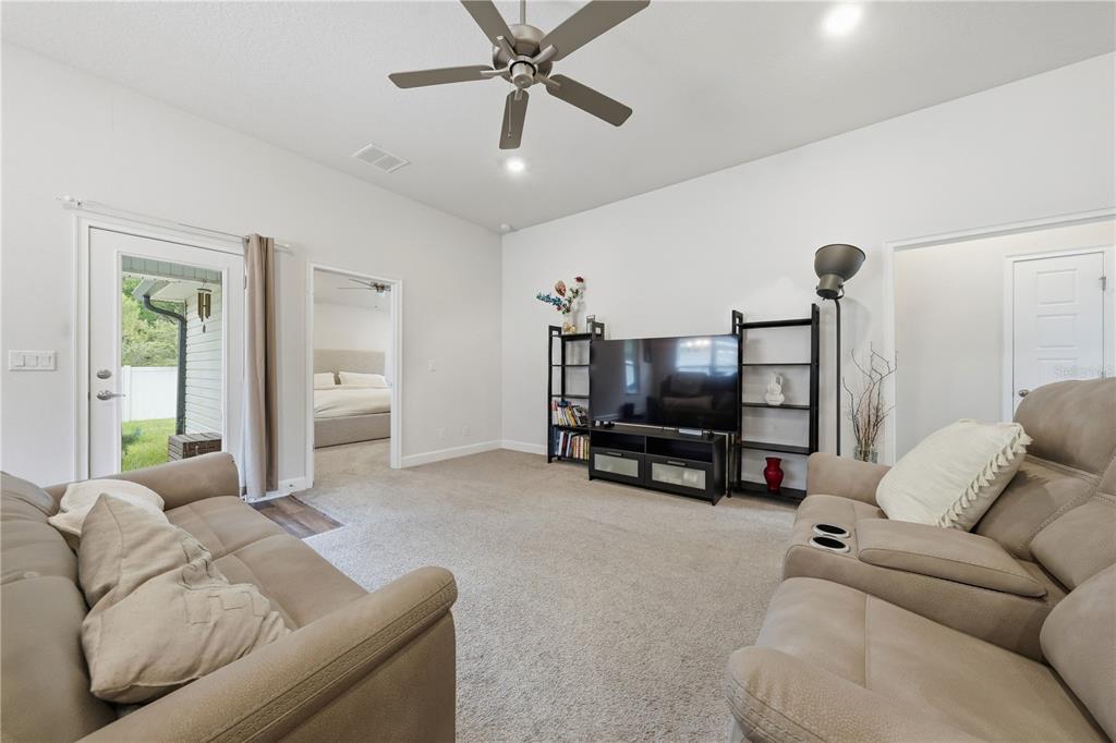 8058 BELSAY CIRCLE, JACKSONVILLE, FL — photo 5 of 30
