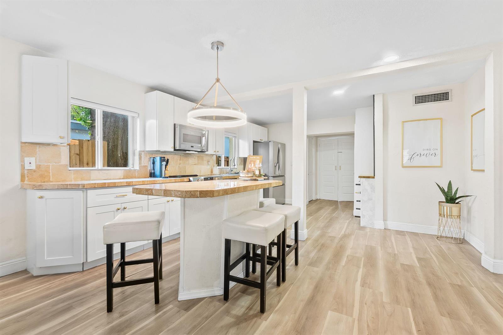 829 NE 17th Street, Fort Lauderdale FL 33305