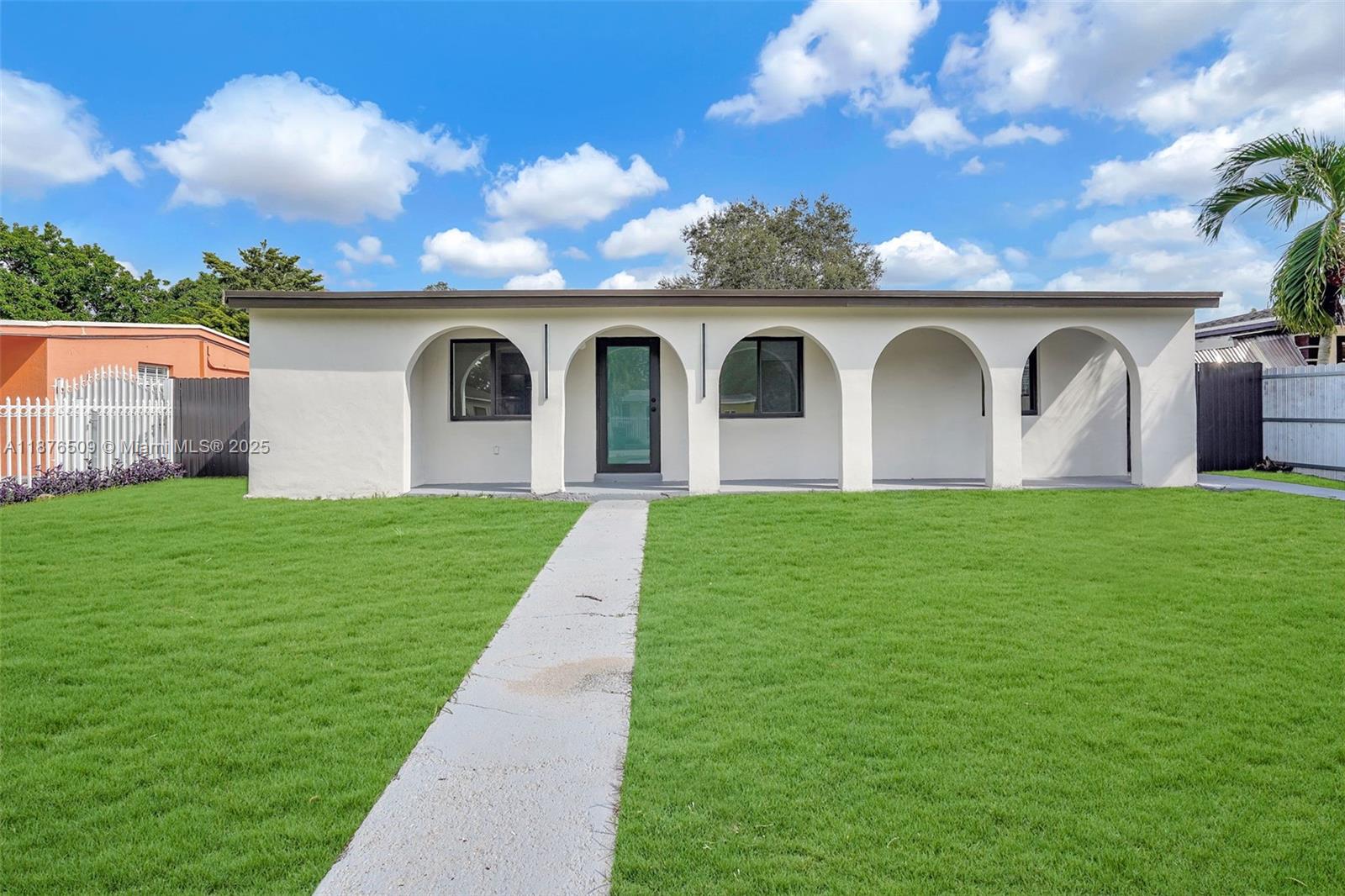 3315 NW 98th St, Miami FL 33147