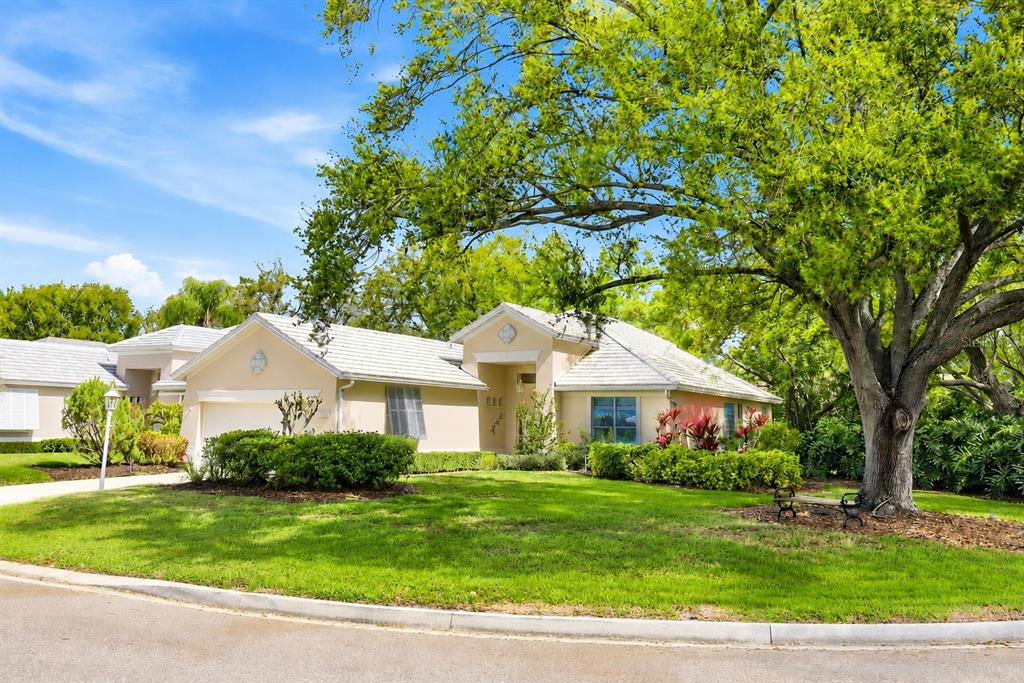 7904 HAMPTON COURT