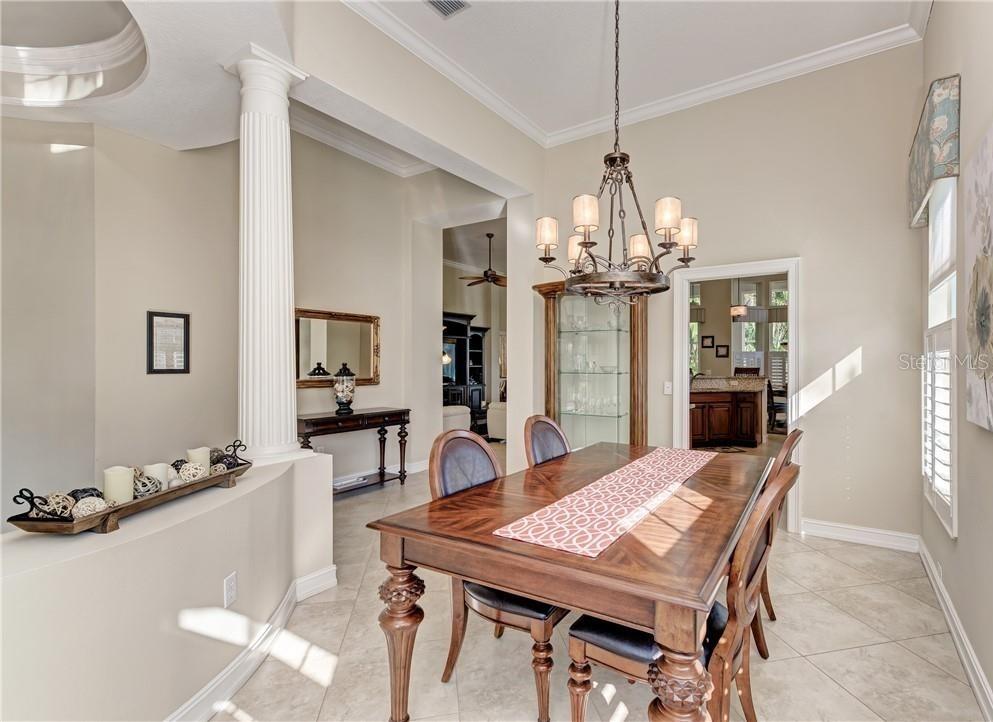 304 8TH AVENUE E, PALMETTO, FL — photo 4 of 23