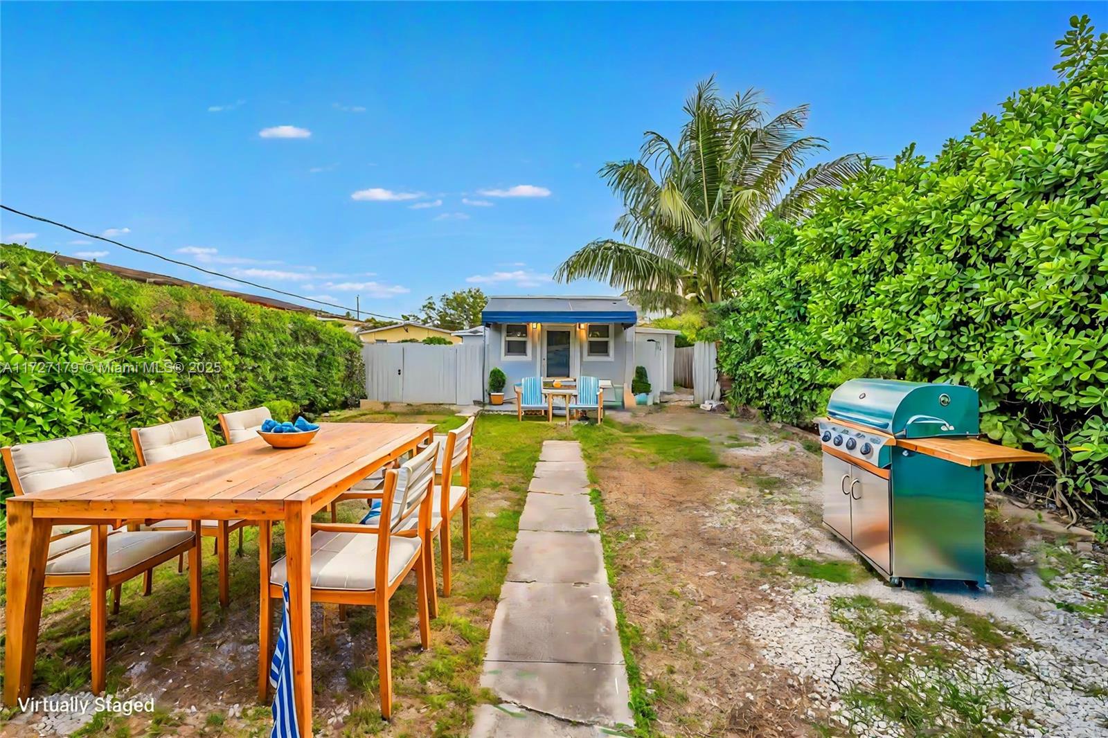 2372 NW 34th St, Miami FL 33142