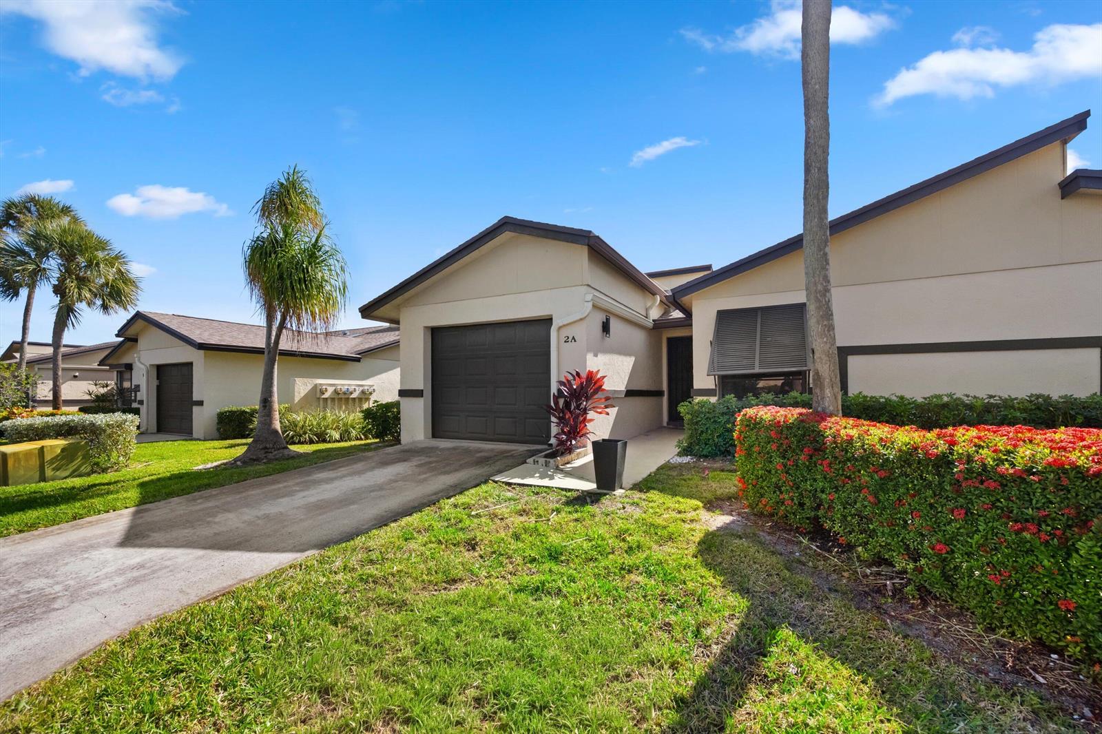 2 Ridge Pointe Drive # A, Boynton Beach FL 33435