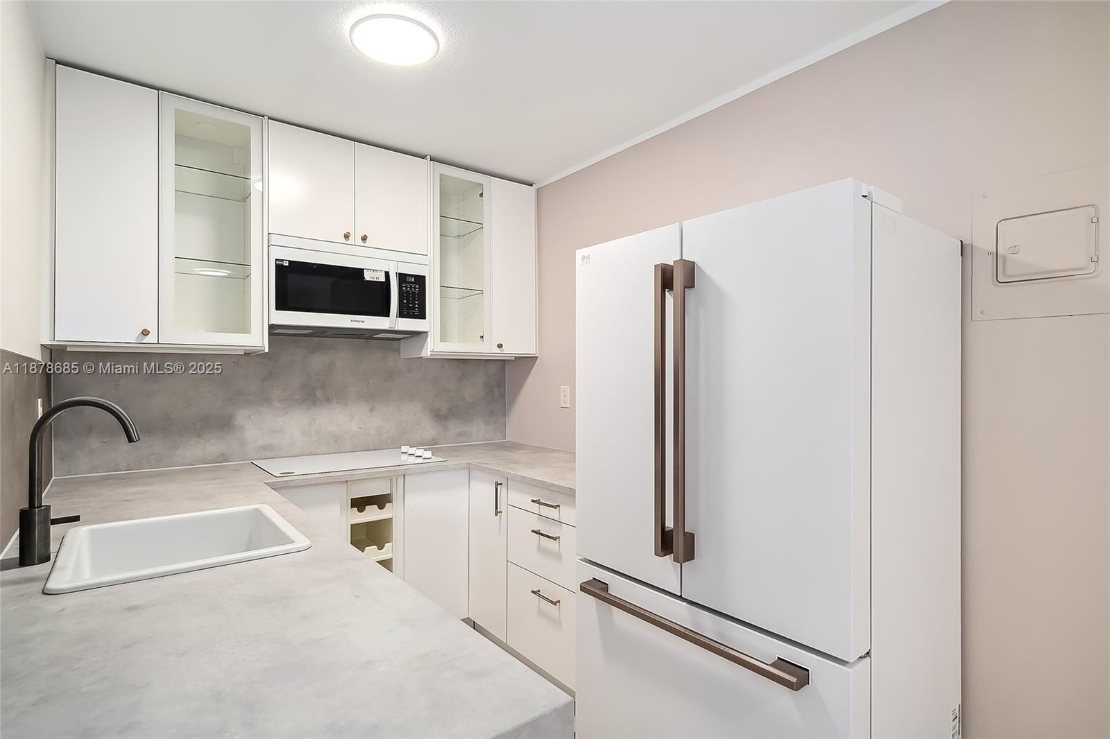 1824 Monroe St # 7, Hollywood FL 33020