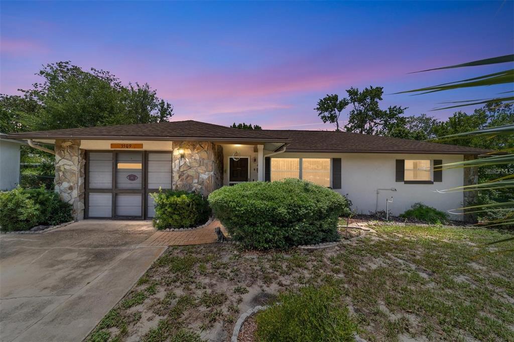 3509 N HONEYLOCUST DRIVE
