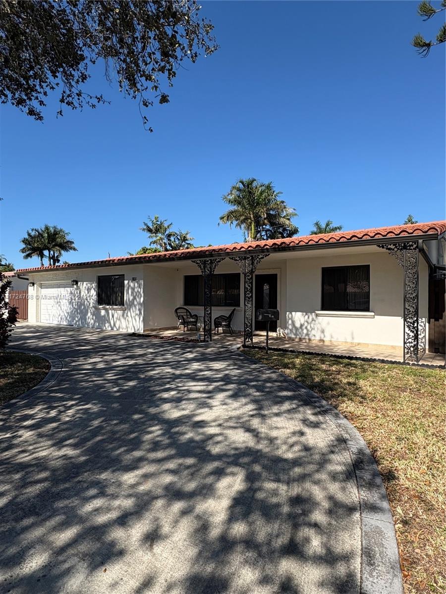 1101 NE 4th Ct, Hallandale Beach FL 33009