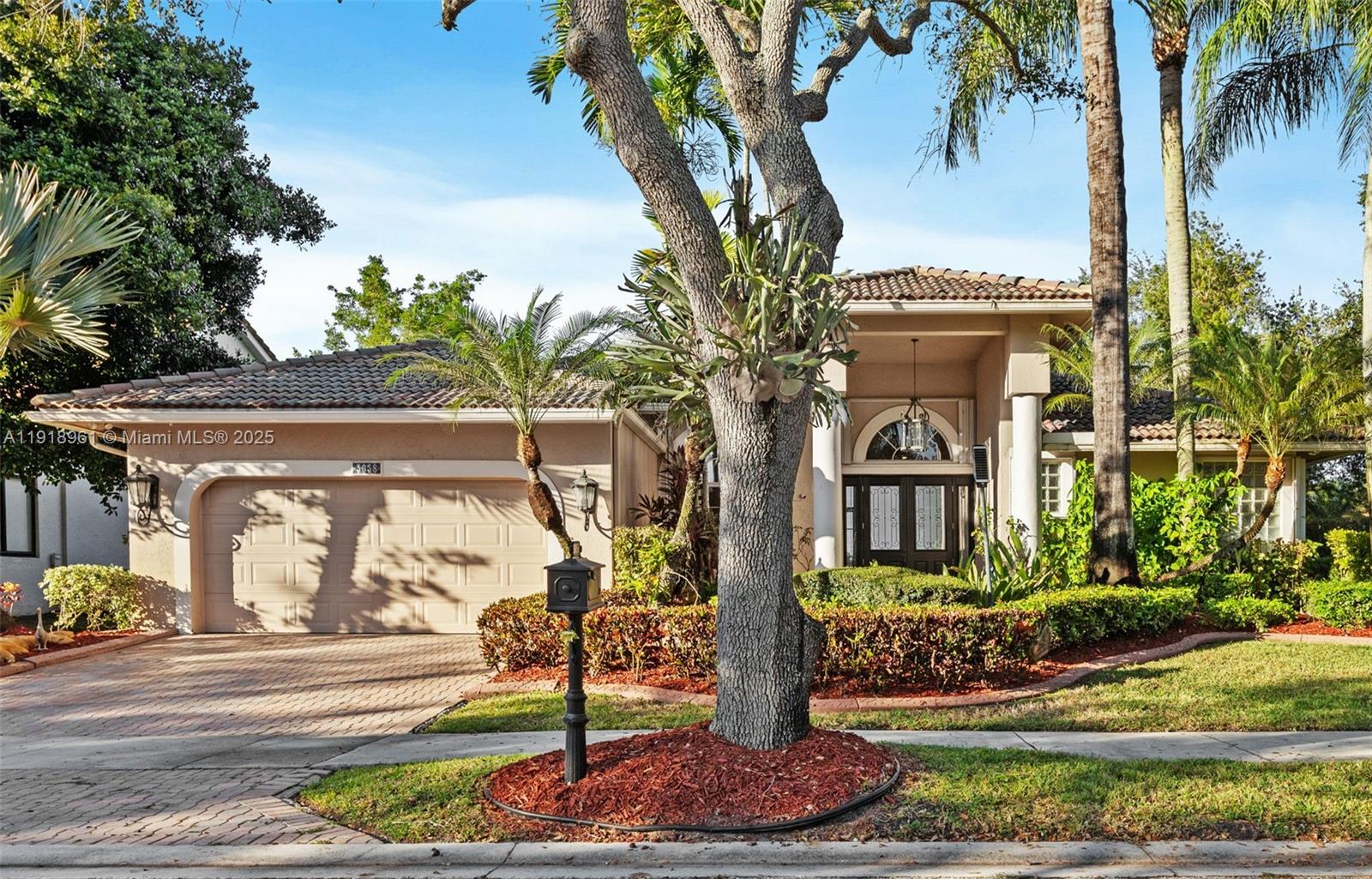 3058 Lakewood Dr, Weston FL 33332