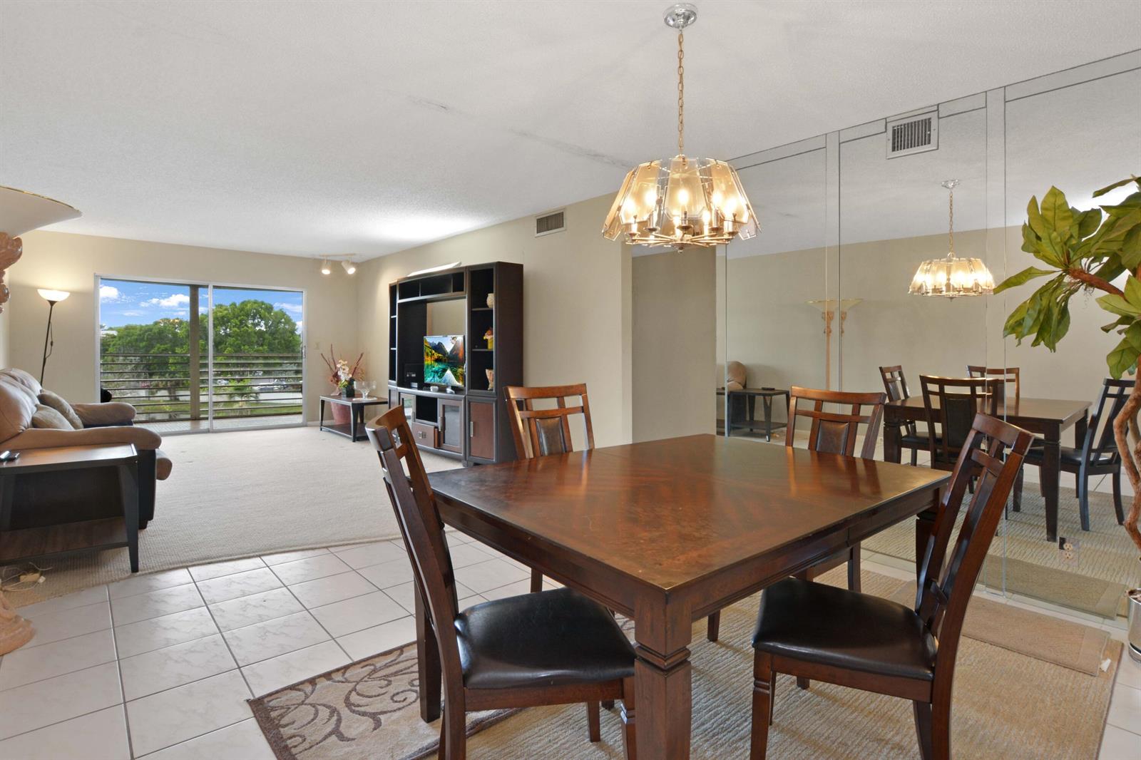 2101 Lucaya Bend # D4, Coconut Creek FL 33066