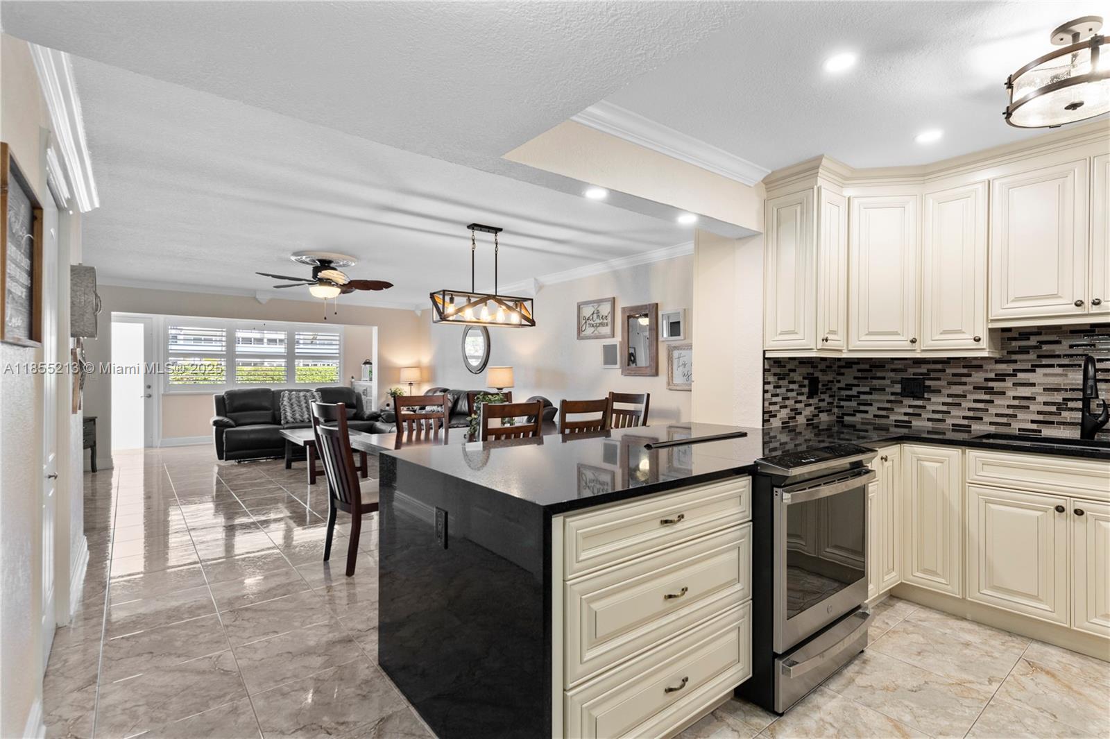 329 SE 3rd St # 105T, Hallandale Beach FL 33009