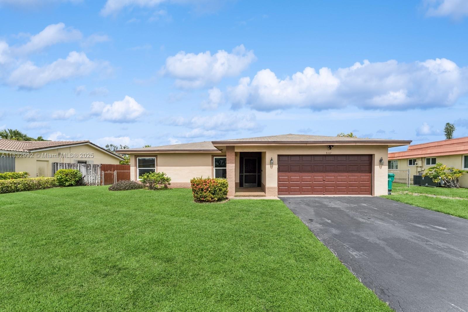 8107 NW 73rd Ter, Tamarac FL 33321