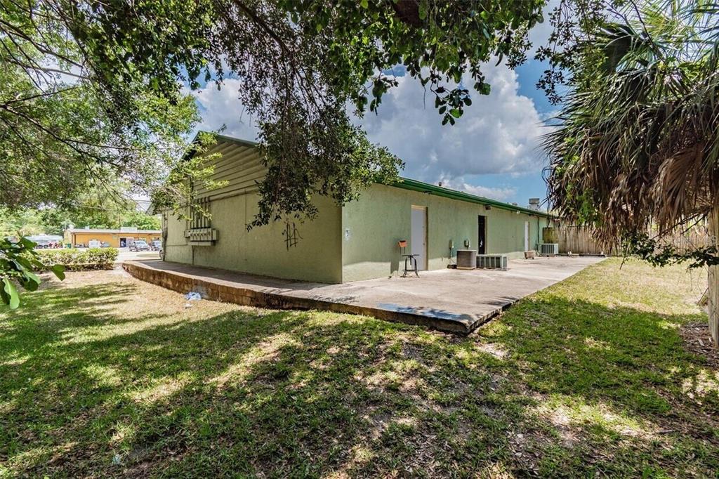 3020 15TH STREET E, BRADENTON, FL — photo 2 of 6