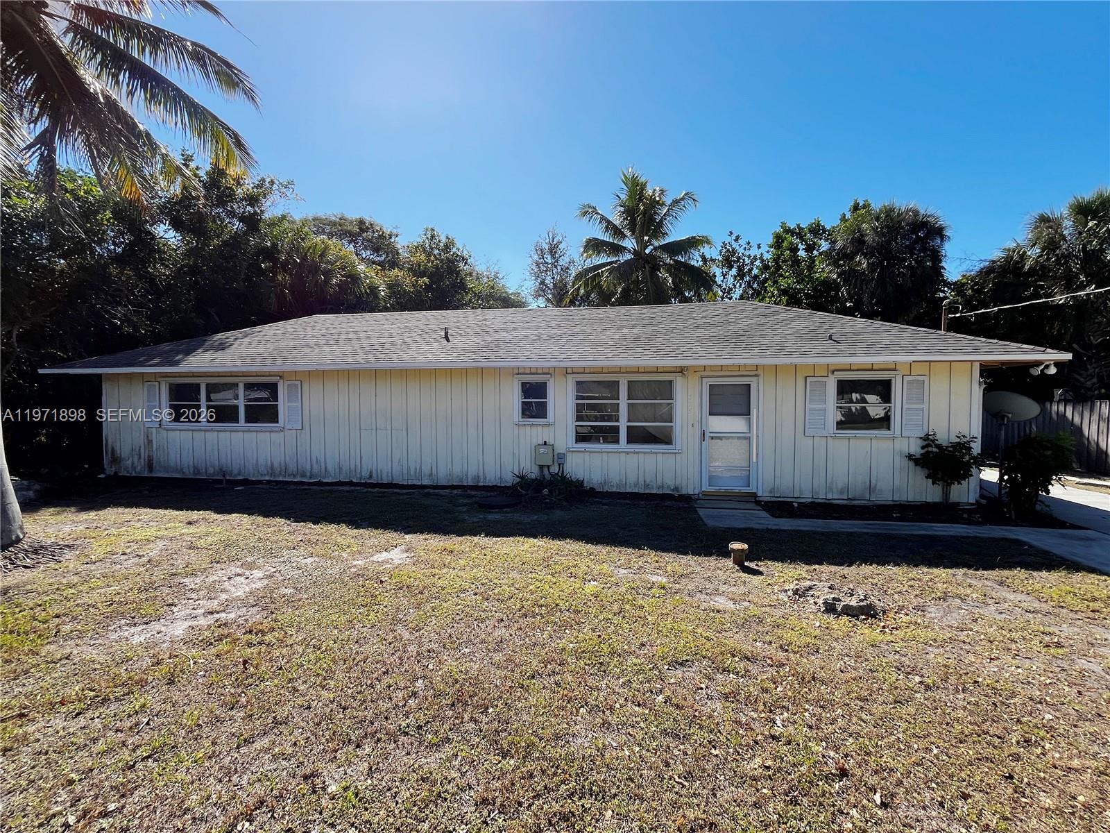 325 SW Manor Dr, Stuart FL 34994